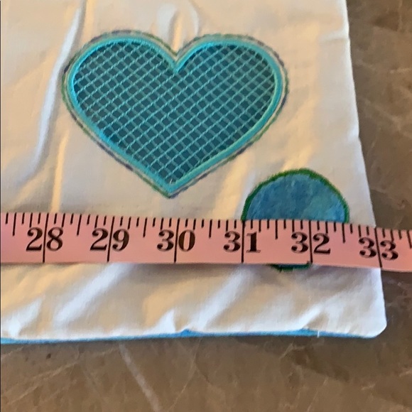 Kids blanket with a cute little pillow.. - Picture 8 of 8